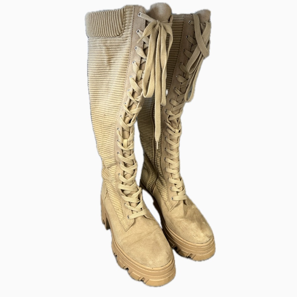 Women's Tan Knee-High Lace-Up Boots